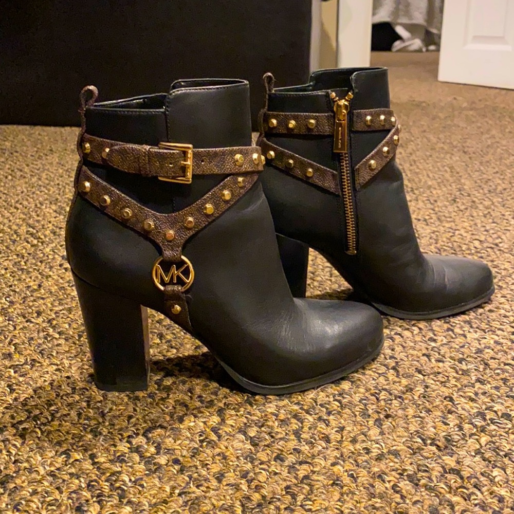 Black Michael Kors Heeled Boot size 6
